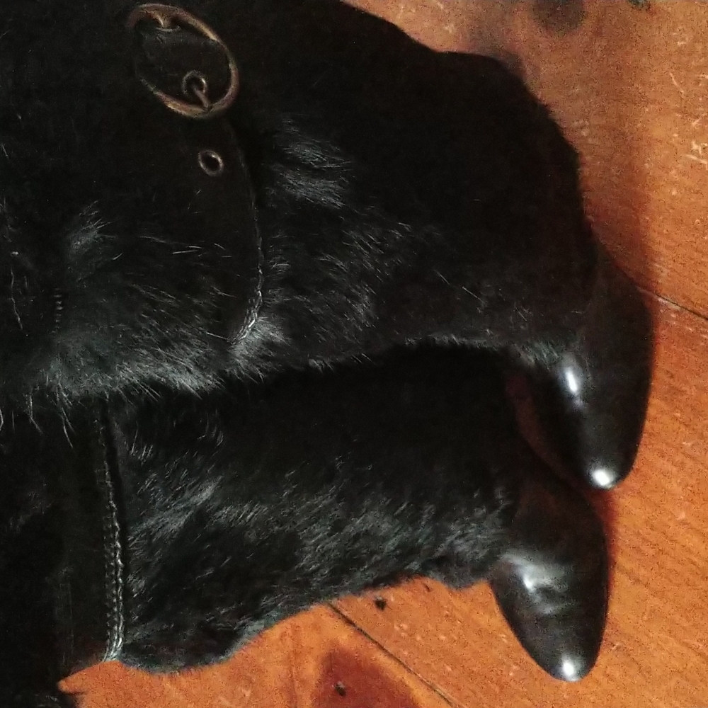 DIFFERENT VIEW FRYE RARE LEATHER & FUR AVA BOOTS